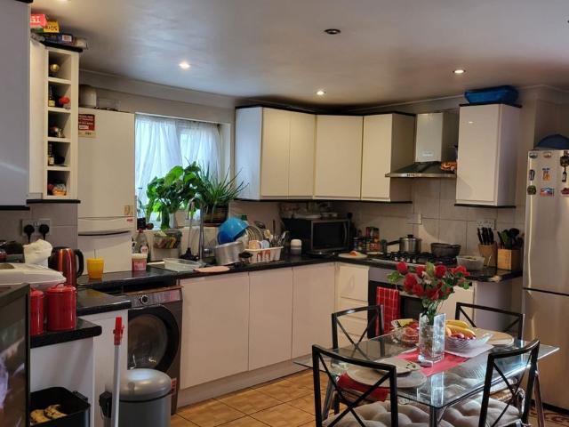 Apartment for rent in Harlesden, Greater London