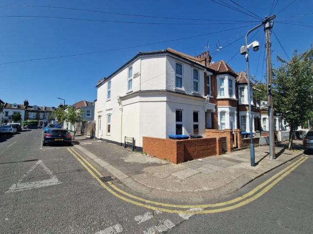 House for rent in Harlesden, Greater London