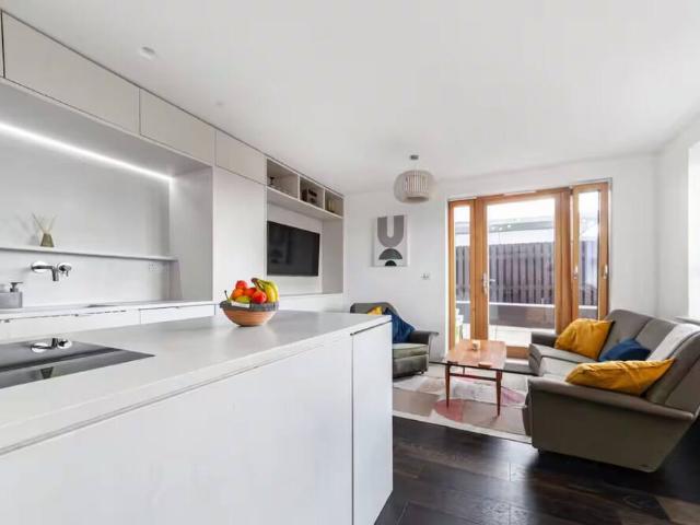 House for rent in College Park, Greater London
