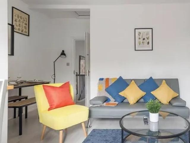 Apartment for rent in London Borough of Ealing, Isle Of Man
