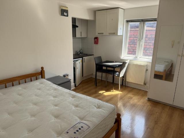 House for rent in Temple Fortune, Greater London