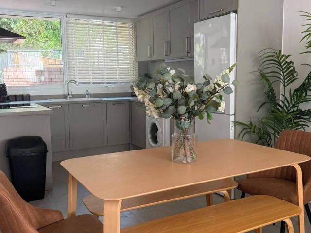 Room for rent in Maitland Park, Greater London