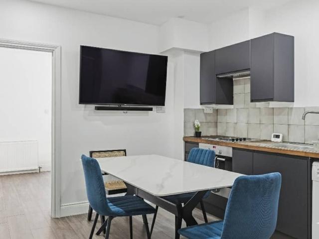 Apartment for rent in Childs Hill, Greater London