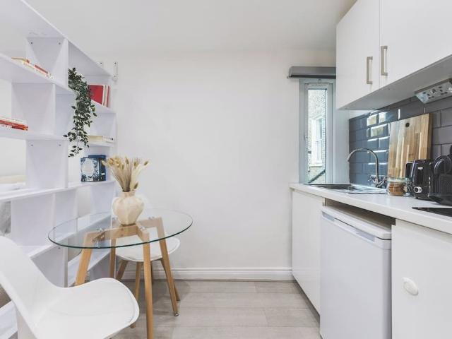 Apartment for rent in London Borough of Camden, Greater London