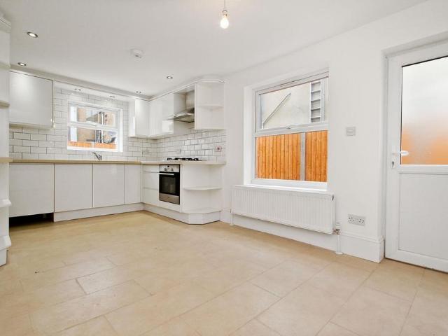 House for rent in Cricklewood, Greater London