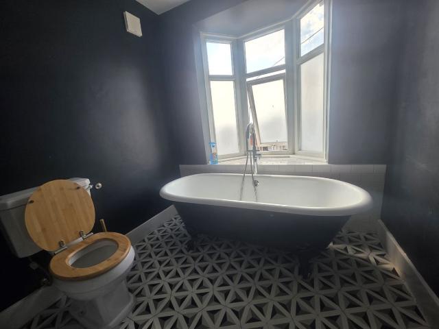 Room for rent in Dollis Hill, Greater London