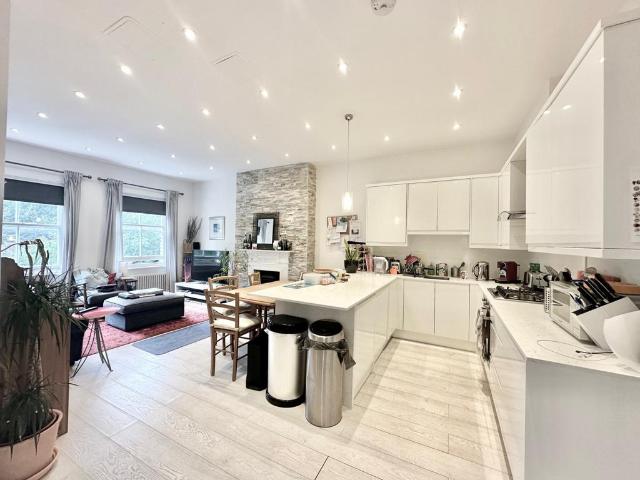 Apartment for rent in Belsize Park, Greater London