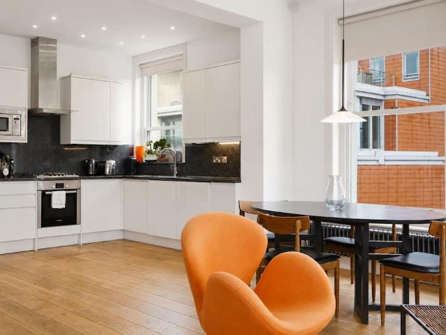 Apartment for rent in Maitland Park, Greater London