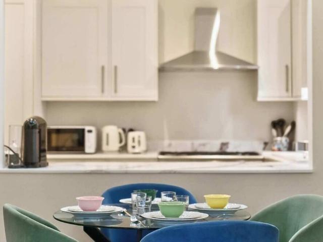 Apartment for rent in Maitland Park, Greater London