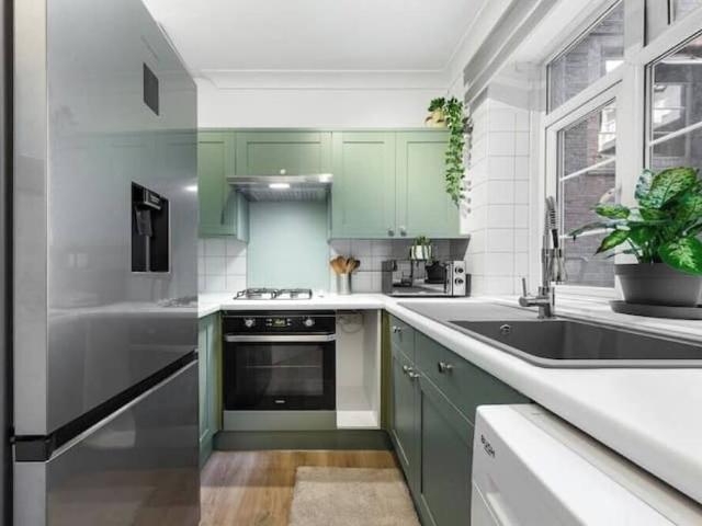 Apartment for rent in Swiss Cottage, Greater London