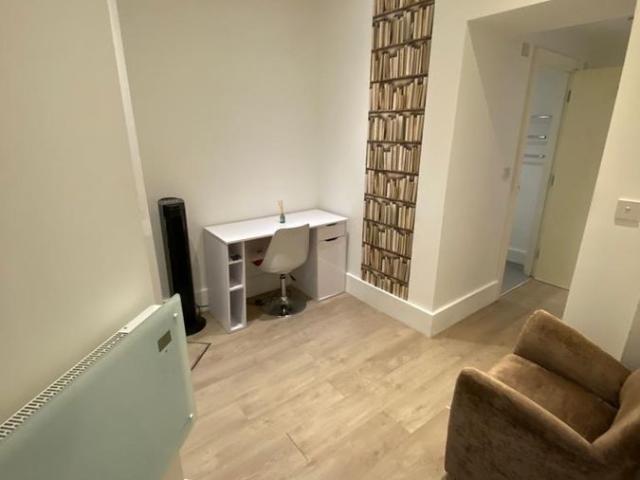 Studio for rent in South Hampstead, Isle Of Man