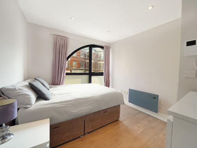 Studio for rent in South Hampstead, Greater London