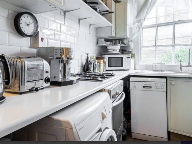 Apartment for rent in Maitland Park, Greater London