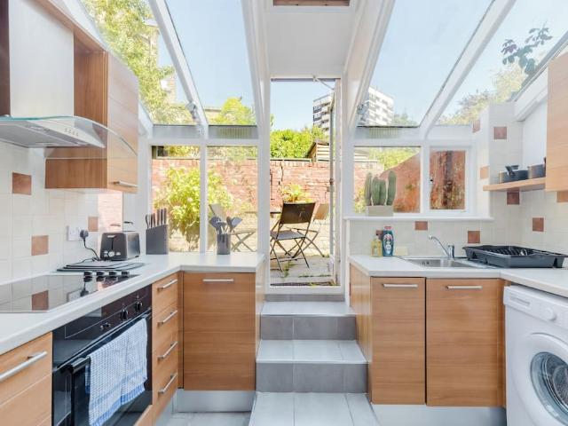Apartment for rent in Maitland Park, Greater London