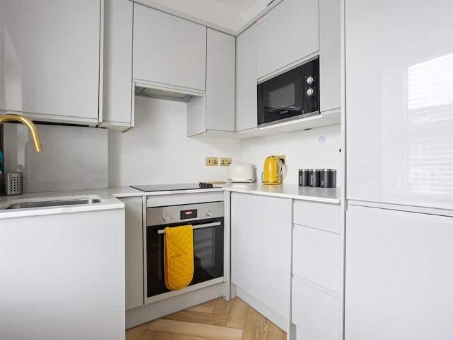 Apartment for rent in Maitland Park, Greater London