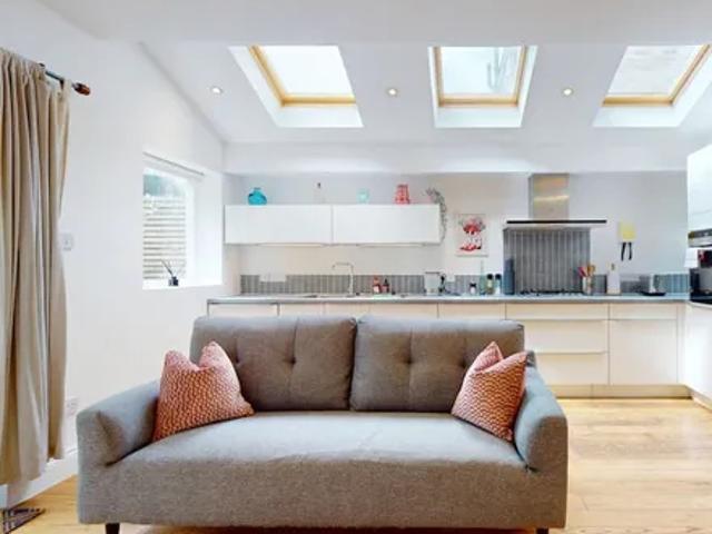 House for rent in Kilburn, Greater London
