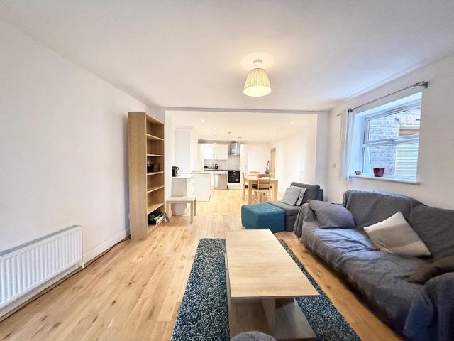 House for rent in Kilburn, Greater London