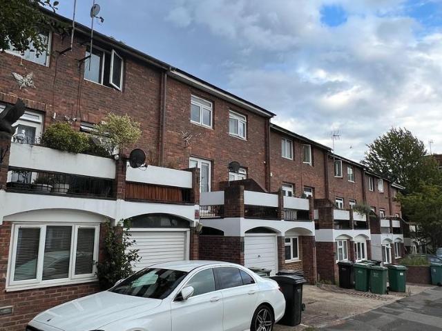 House for rent in Kilburn, Greater London
