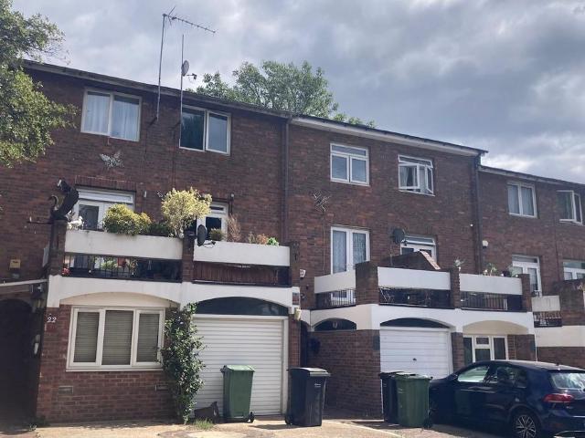 House for rent in Kilburn, Greater London
