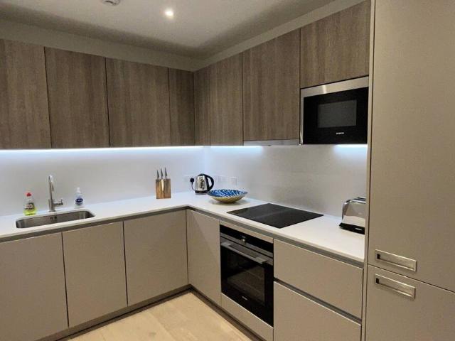 Apartment for rent in Brondesbury Park, Greater London