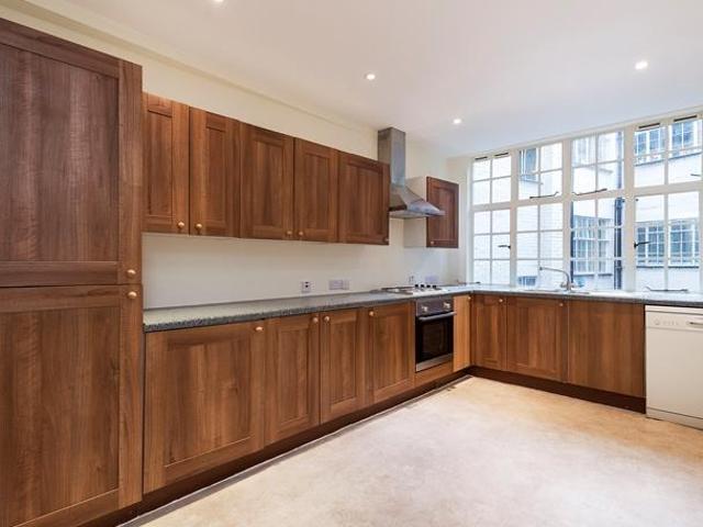 Apartment for rent in St. John's Wood, Greater London