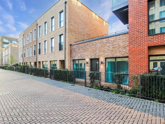 House for rent in Colindale, Greater London
