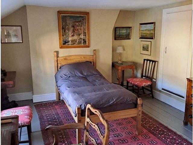 Room for rent in Stroud, School House