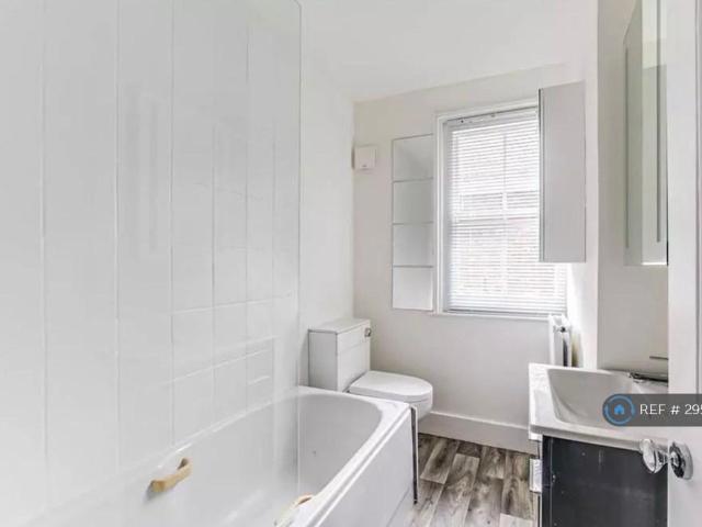 Apartment for rent in The Butts, Kent