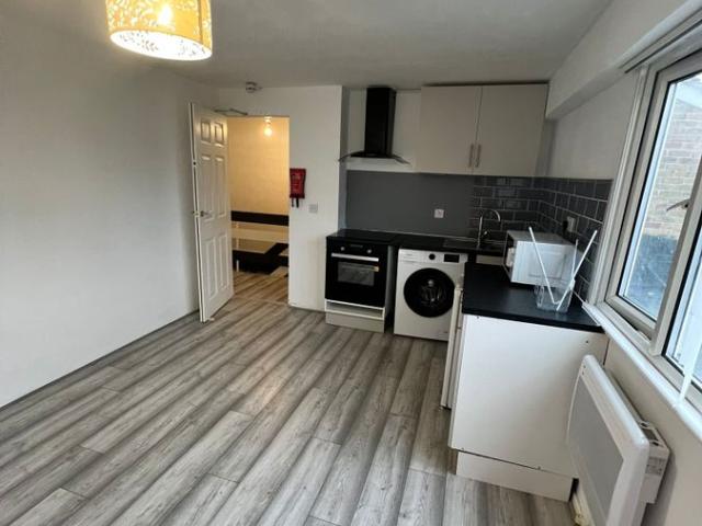 Apartment for rent in Harold Hill, Greater London