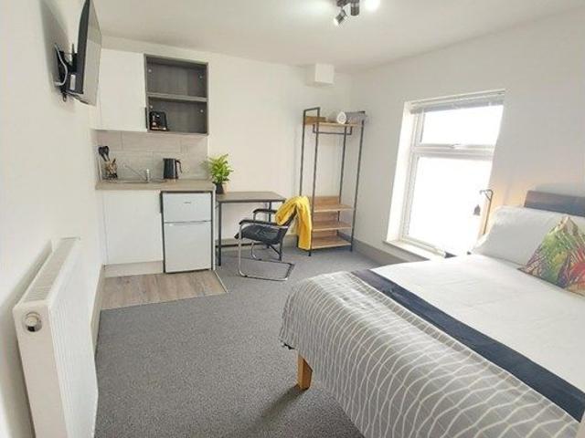 Studio for rent in Crewton, East Midlands