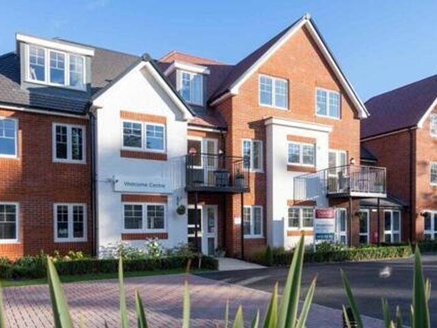 House for sale in Heol-las, Surrey