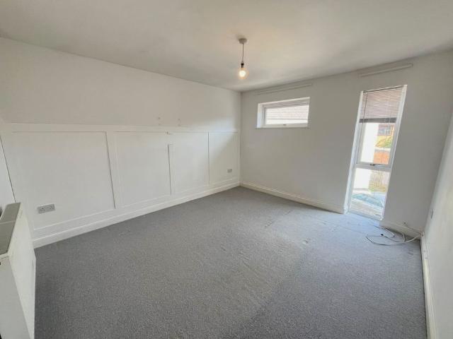 Apartment for rent in Central, Heathlands