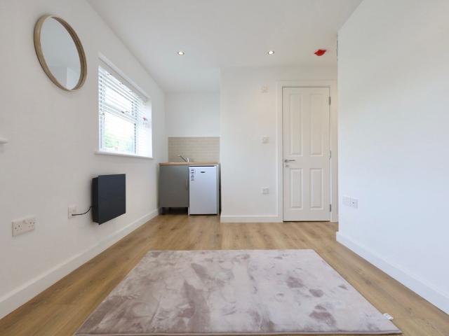 Studio for rent in London Borough of Hounslow, Greater London