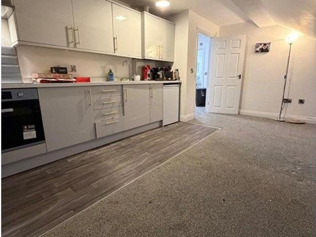 Apartment for rent in Charlesworth, East Midlands