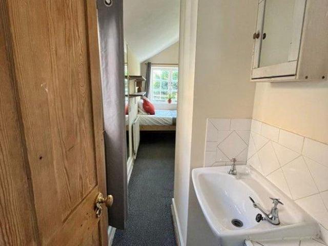 House for rent in St. Dunstan's, The Bridge
