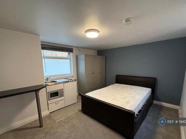 House for rent in Lyons, Greater London