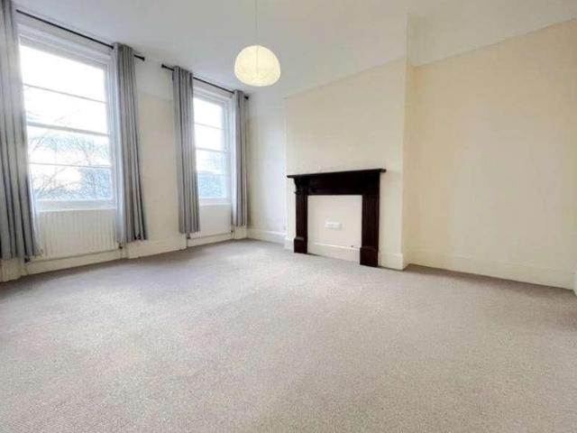 Apartment for rent in Teddington, Pamington