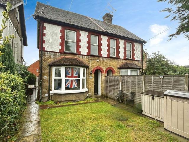House for rent in Colnbrook with Poyle, Slough