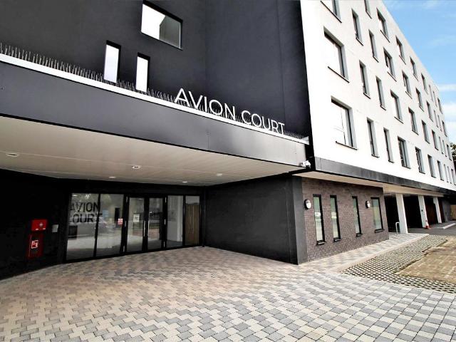 Studio for rent in Manor Royal, Crawley