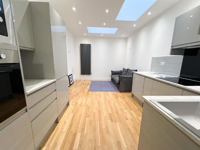 Apartment for rent in London Borough of Croydon, Thornton Heath