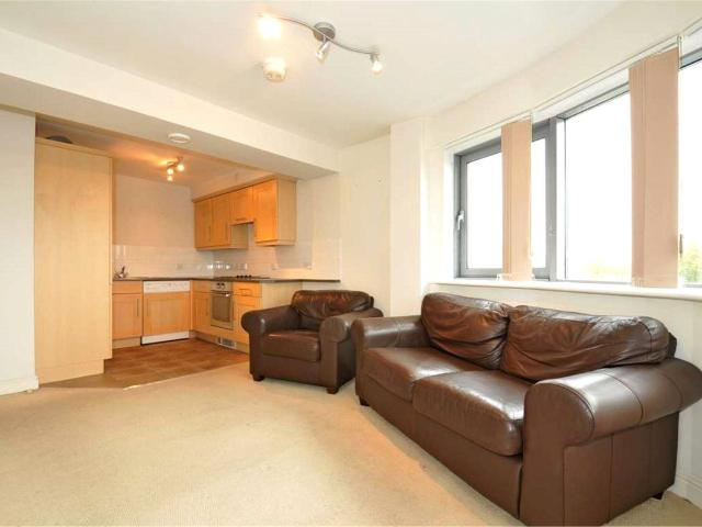 Studio for rent in London Borough of Croydon, Greater London