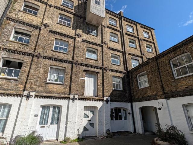 Apartment for rent in Tower Hamlets, Dover