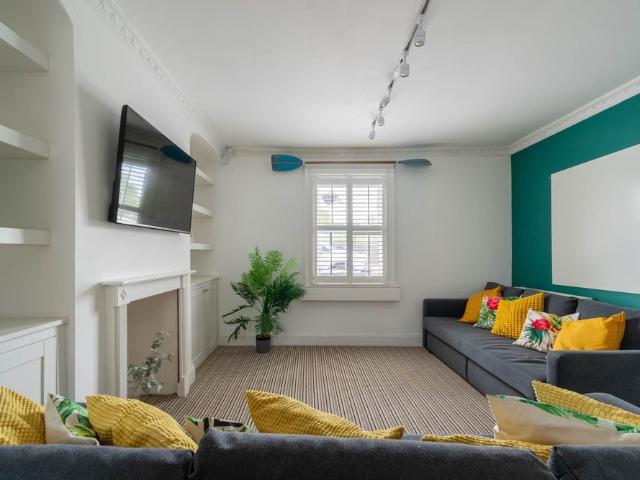 House for rent in Elmhurst Estate, Batheaston
