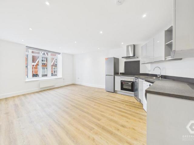 Apartment for rent in Blackwell, Mid Sussex