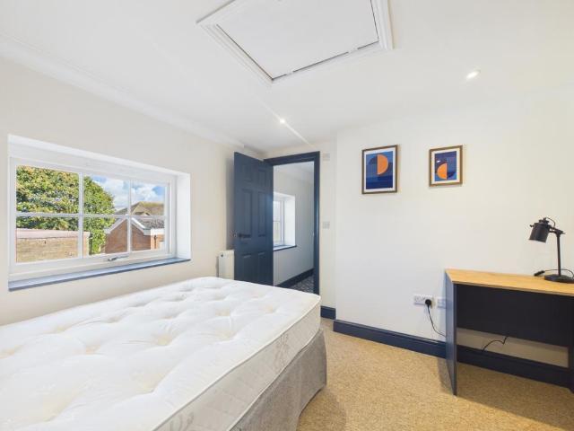 House for rent in Wotton, Gloucester
