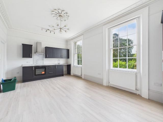 Studio for rent in Wotton, Gloucester