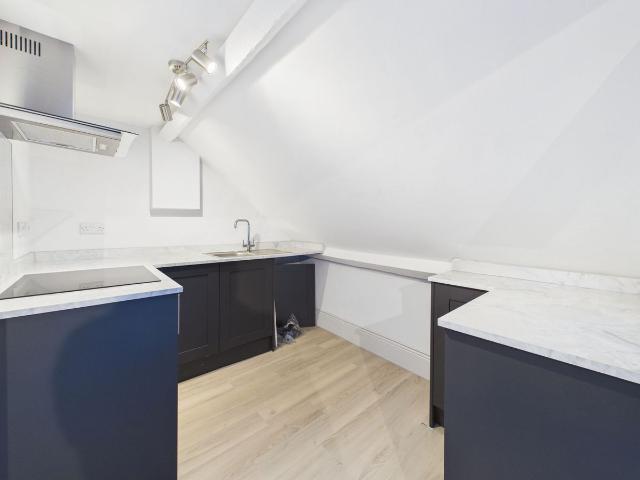 Studio for rent in Wotton, Gloucester