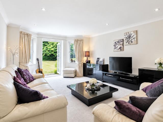 Apartment for rent in Westborough, Surrey