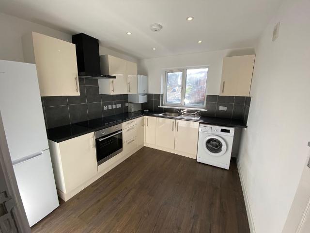 Apartment for rent in Felden, Pouchen End