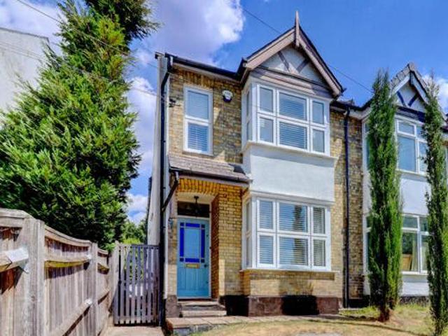 House for sale in Totteridge, Cressex